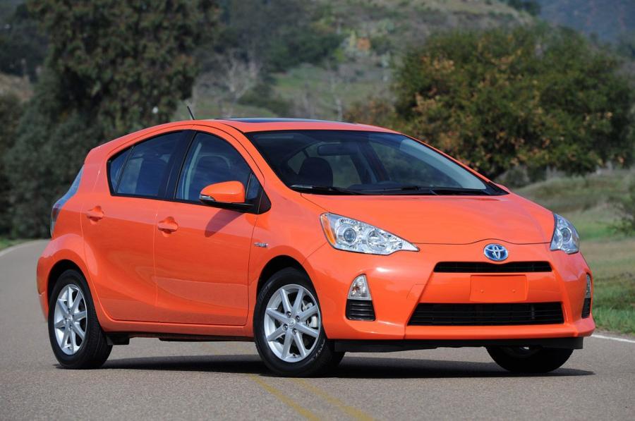  Toyota Prius C 2012 года  (фото 74 из 87)